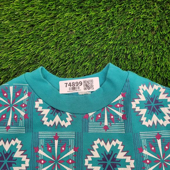 Vintage Snowflakes AOP Sweatshirt Womens XL 22x26 Blue - Picture 9 of 11